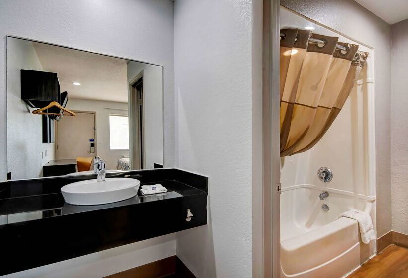 Motel 6port Allen, La  Baton Rouge