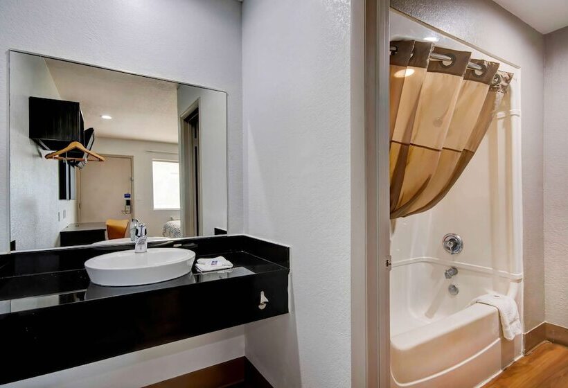 Motel 6port Allen, La  Baton Rouge