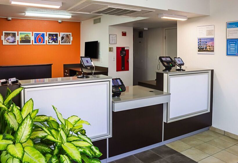 Motel 6porterville, Ca