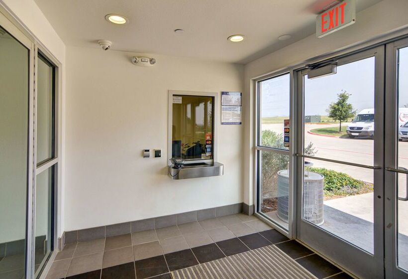 Motel 6roanoke, Tx  Northlake  Speedway