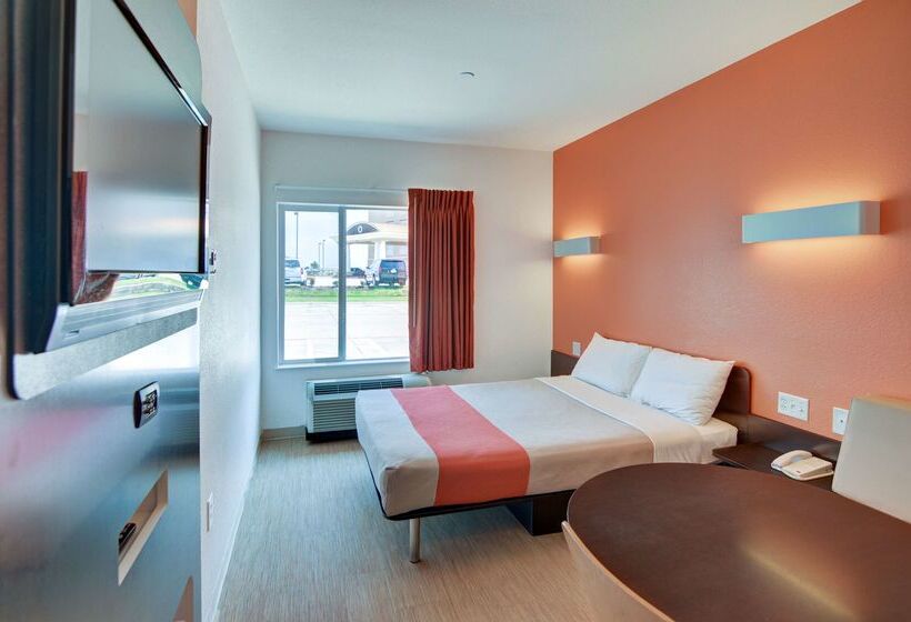 Motel 6roanoke, Tx  Northlake  Speedway