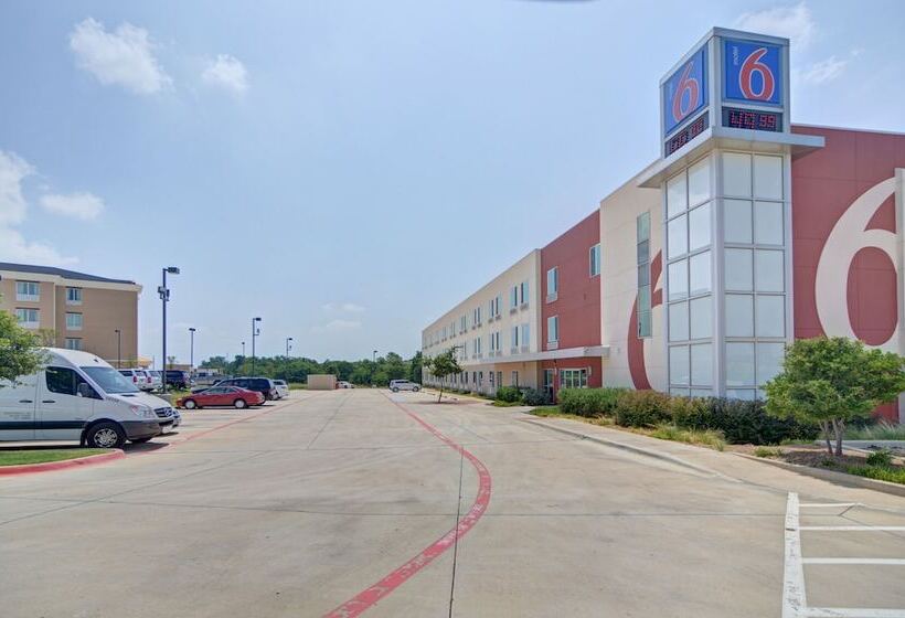 Motel 6roanoke, Tx  Northlake  Speedway