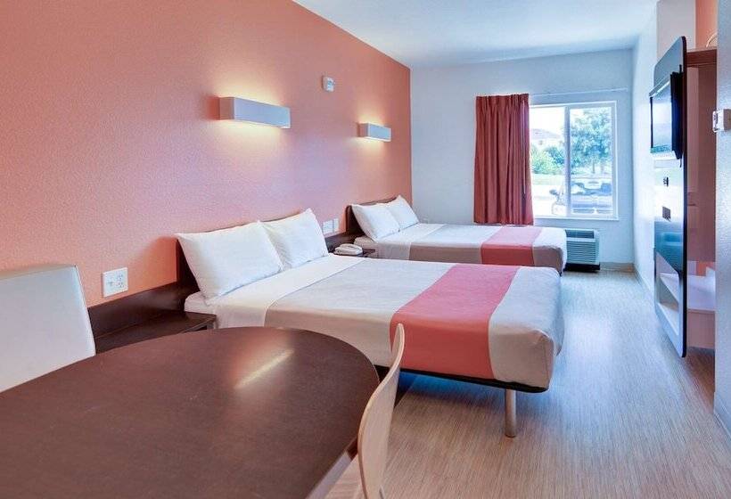 Motel 6roanoke, Tx  Northlake  Speedway