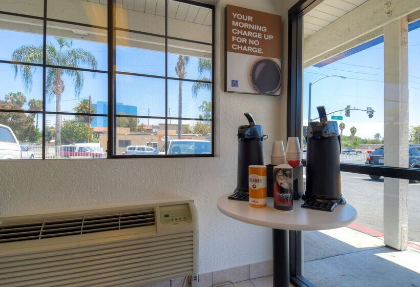 Motel 6 Santa Ana, Ca