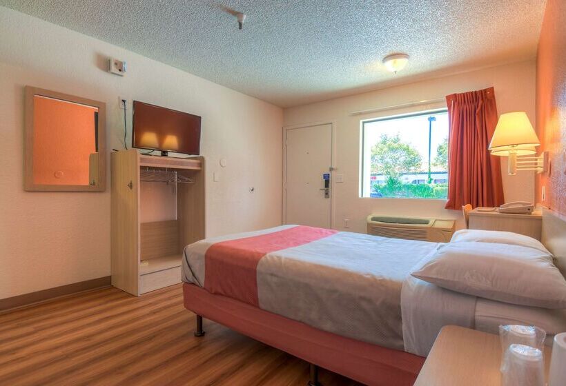 Motel 6 Santa Ana, Ca