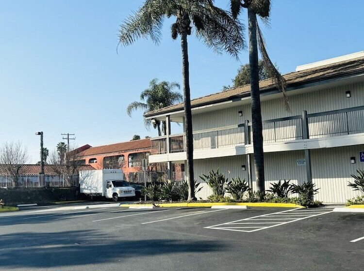 Motel 6 Santa Ana, Ca