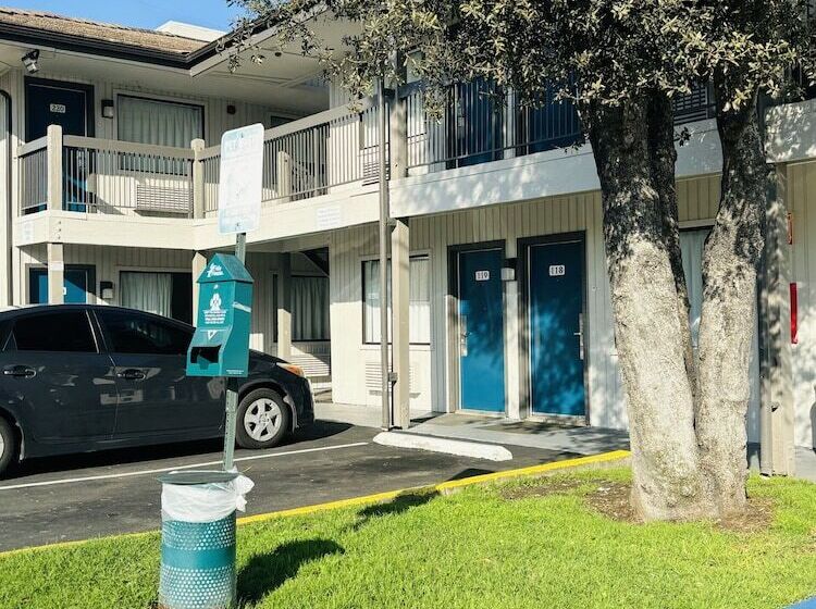 Motel 6 Santa Ana, Ca