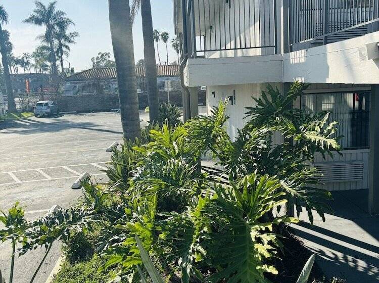 Motel 6 Santa Ana, Ca