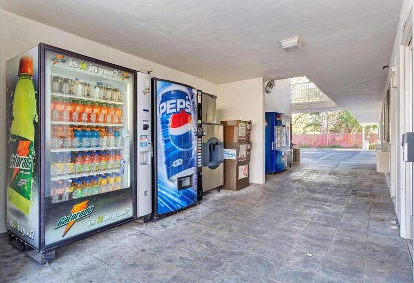 فندق على الطريق Park Inn By Radisson, Santa Rosa South