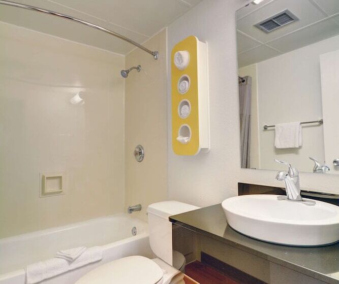 Motel 6seekonk, Ma  Providence East