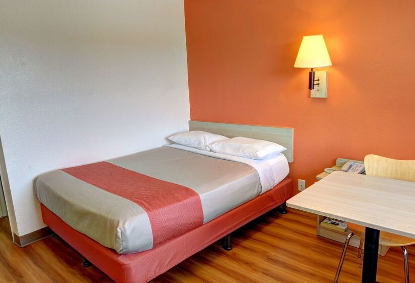 Motel 6slidell, La  New Orleans