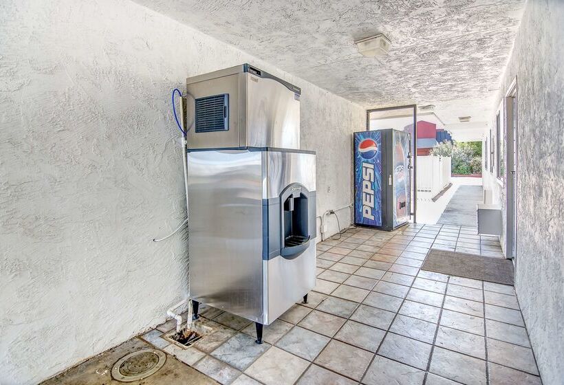 Motel 6stockton, Ca  Charter Way West