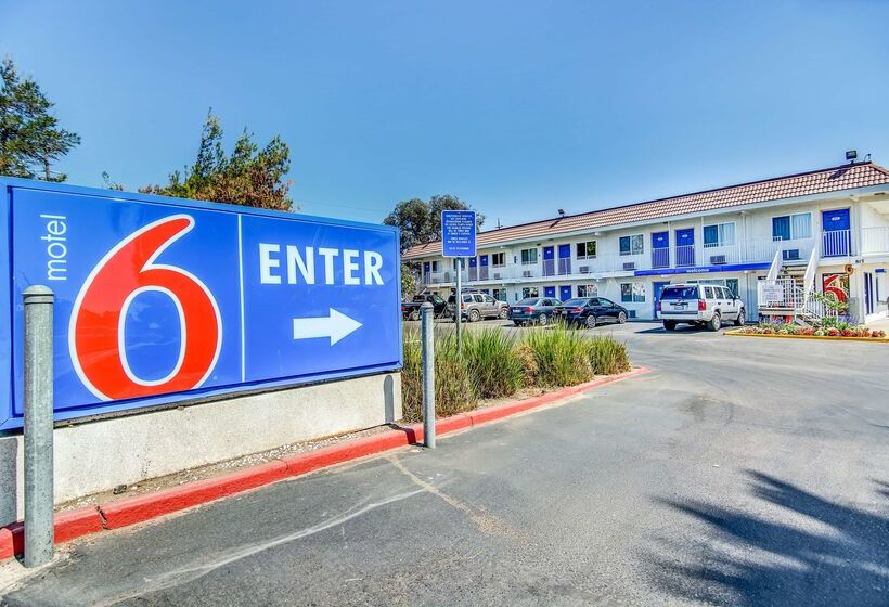 Motel 6stockton, Ca  Charter Way West