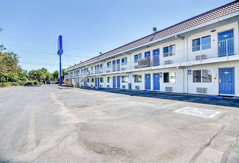 Motel 6stockton, Ca  Charter Way West