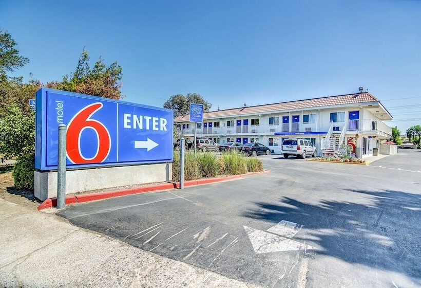 Motel 6stockton, Ca  Charter Way West