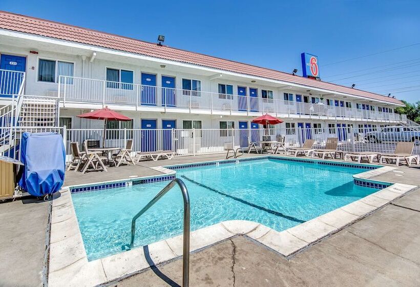Motel 6stockton, Ca  Charter Way West