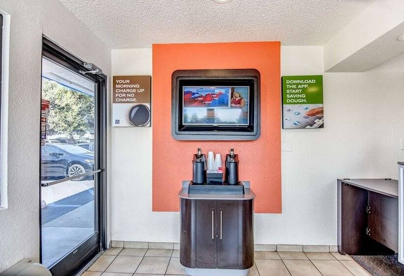 Motel 6stockton, Ca  Charter Way West