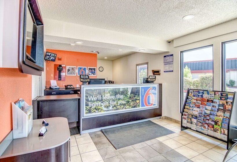 Motel 6stockton, Ca  Charter Way West