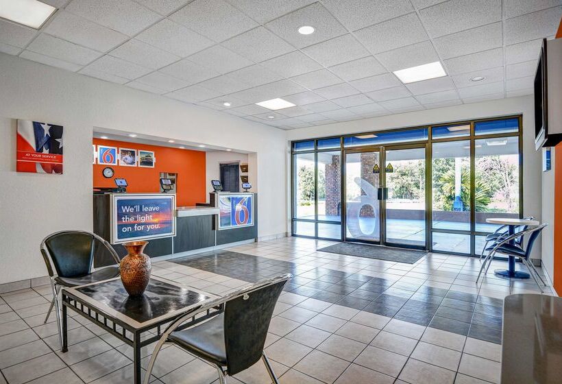Motel 6tallahassee, Fl  Downtown