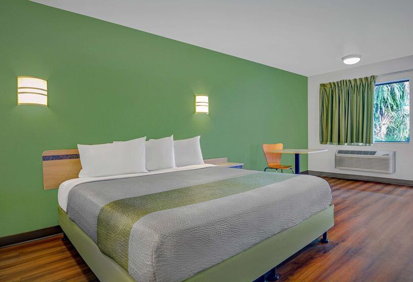 Motel 6tallahassee, Fl  Downtown