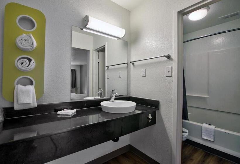 Motel 6tallahassee, Fl  Downtown