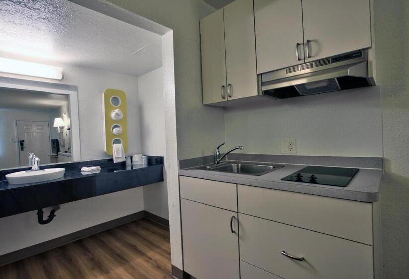 Motel 6tallahassee, Fl  Downtown