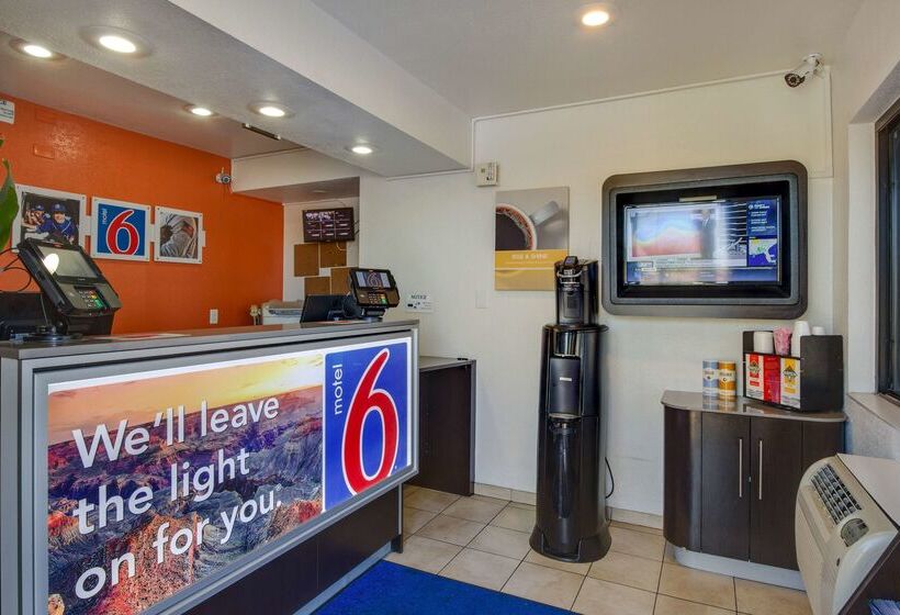 Motel 6tempe, Az  Broadway  Asu