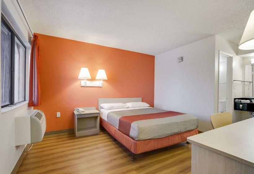 Motel 6tempe, Az  Broadway  Asu