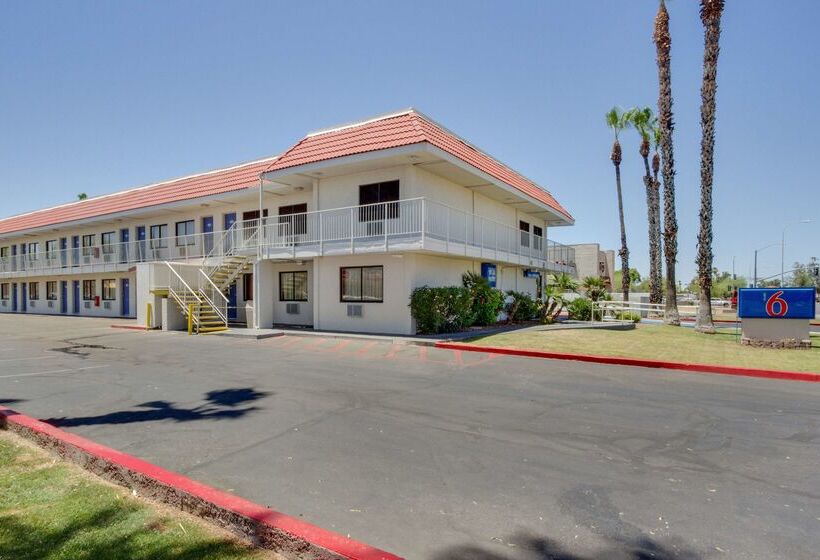 Motel 6tempe, Az  Broadway  Asu