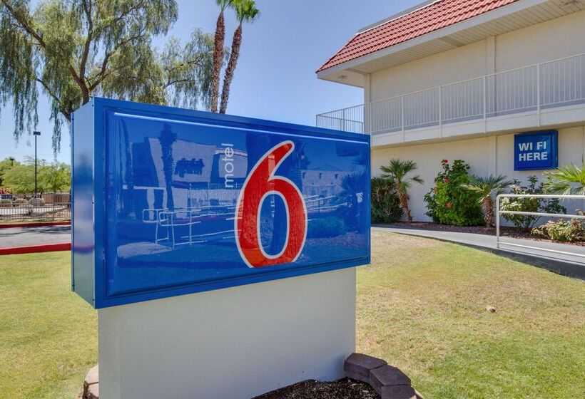 Motel 6tempe, Az  Broadway  Asu