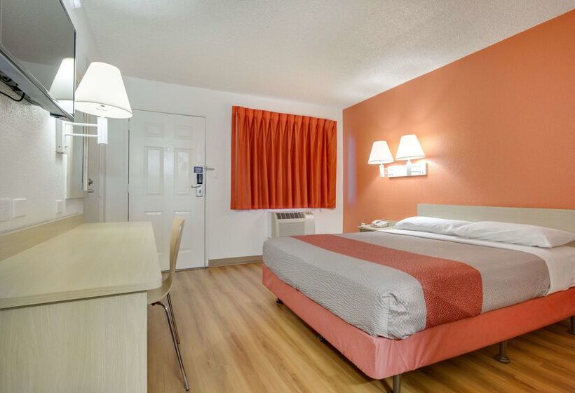 Motel 6tempe, Az  Broadway  Asu