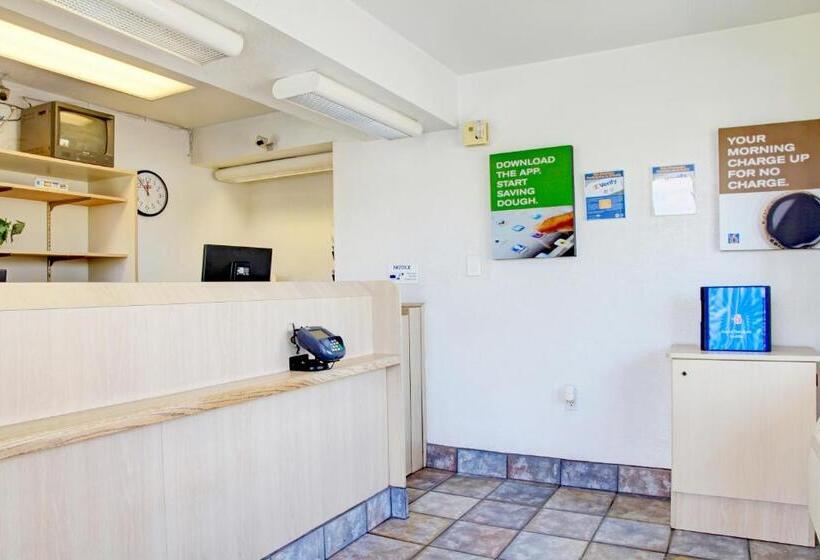 Motel 6tempe, Az  Broadway  Asu