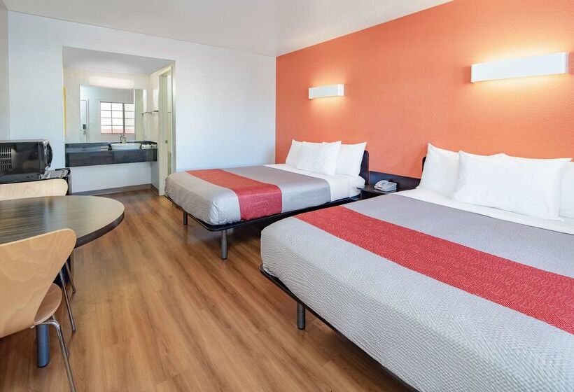 Motel 6thousand Oaks, Ca