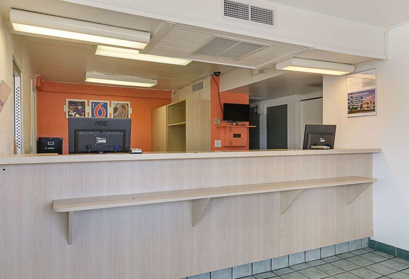 Motel 6topeka, Ks  Northwest