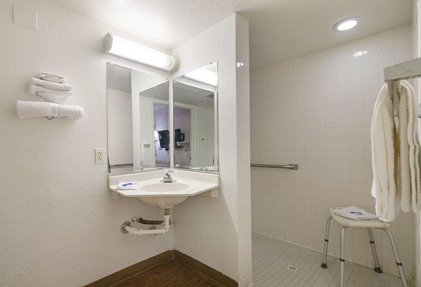 Motel 6topeka, Ks  Northwest