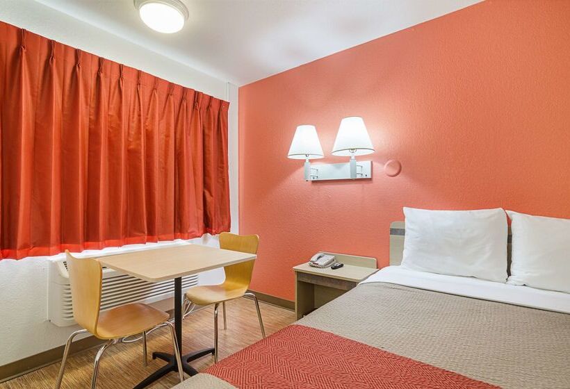 Motel 6topeka, Ks  Northwest