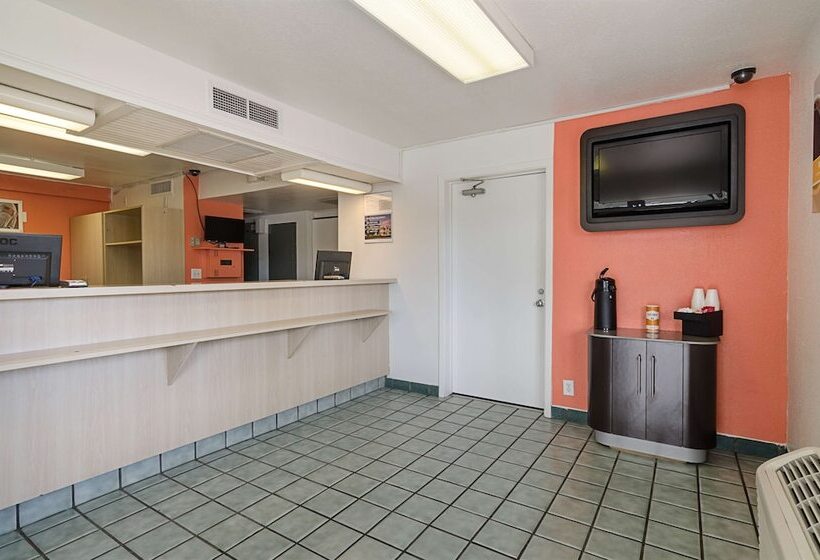 Motel 6topeka, Ks  Northwest