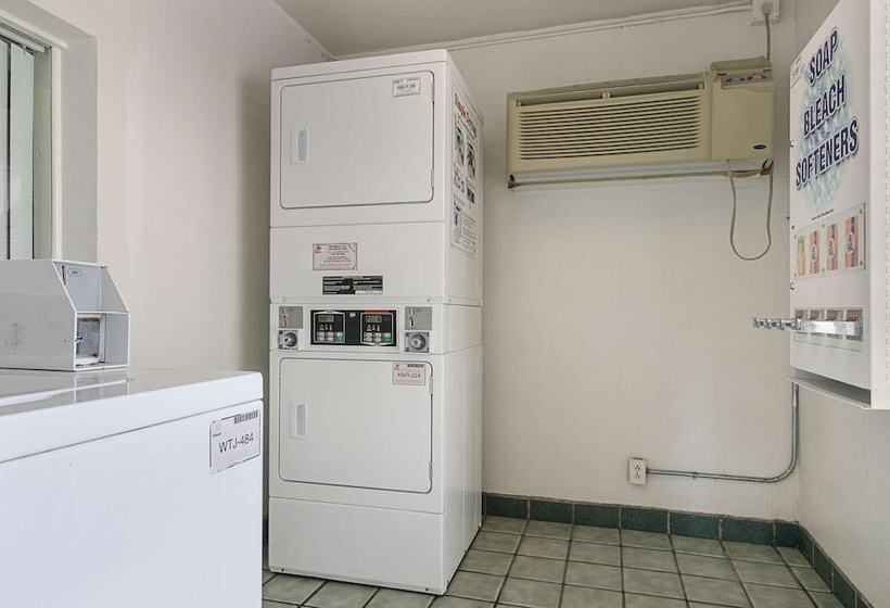 Motel 6topeka, Ks  Northwest