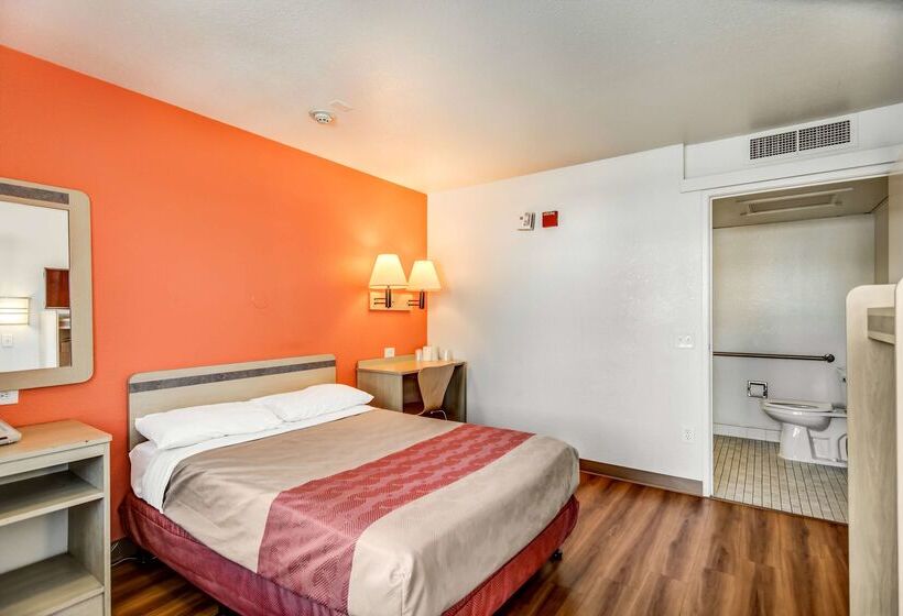 モーテル Park Inn By Radisson, Tracy