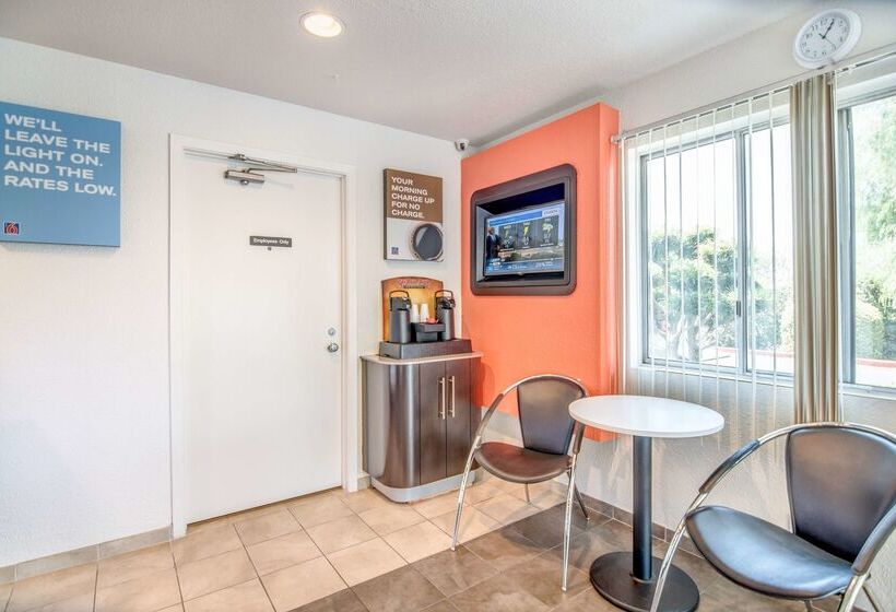 モーテル Park Inn By Radisson, Tracy