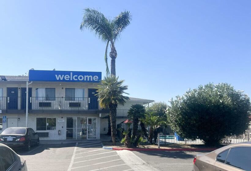 Motel 6tulare, Ca