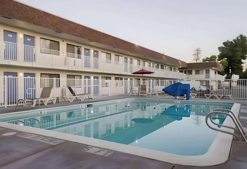 فندق على الطريق Park Inn By Radisson, Turlock