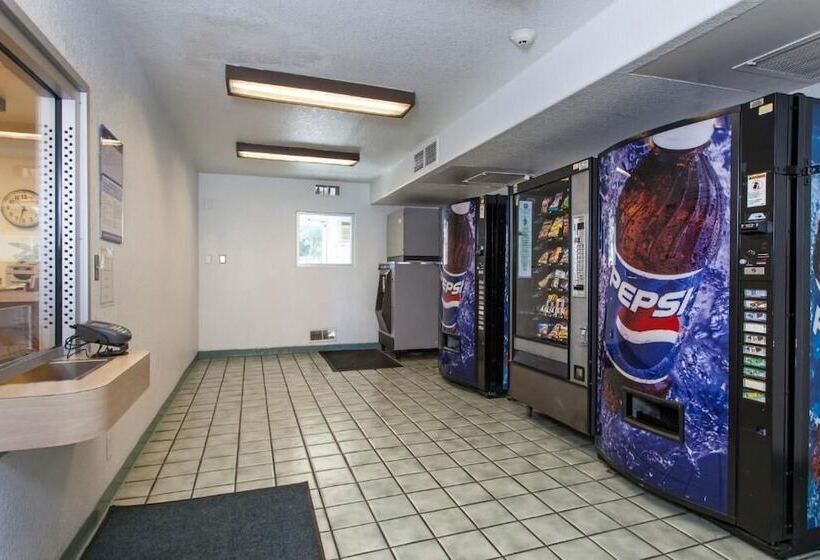 فندق على الطريق Park Inn By Radisson, Turlock