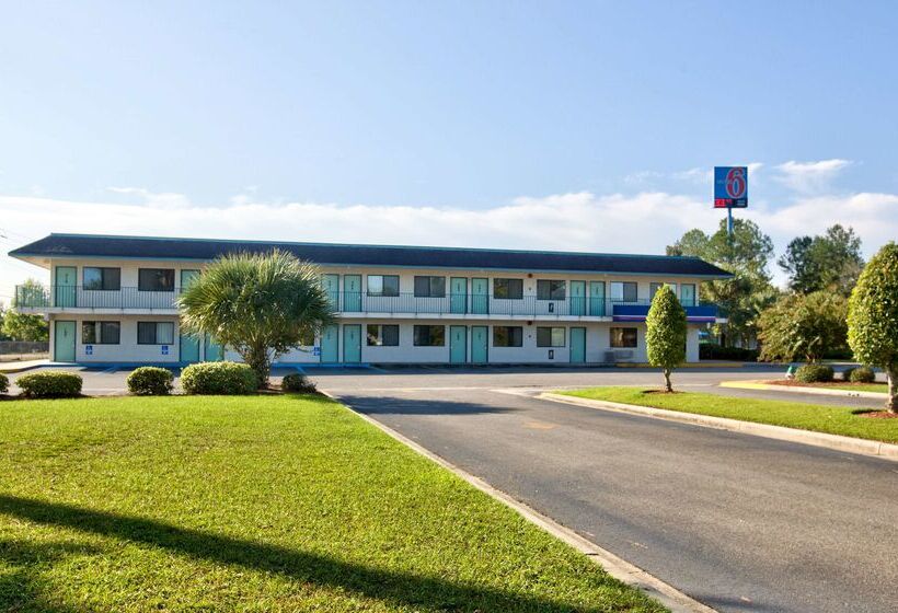 Motel 6valdosta, Ga  University