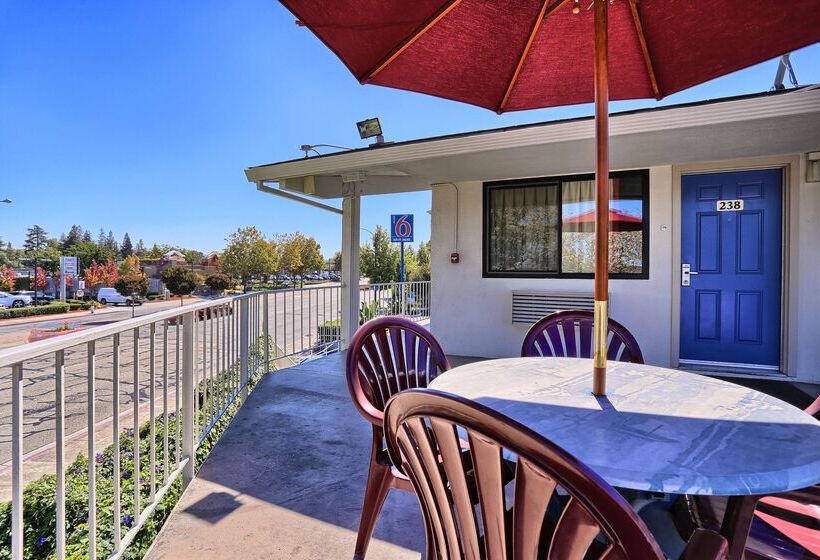 فندق على الطريق Park Inn By Radisson