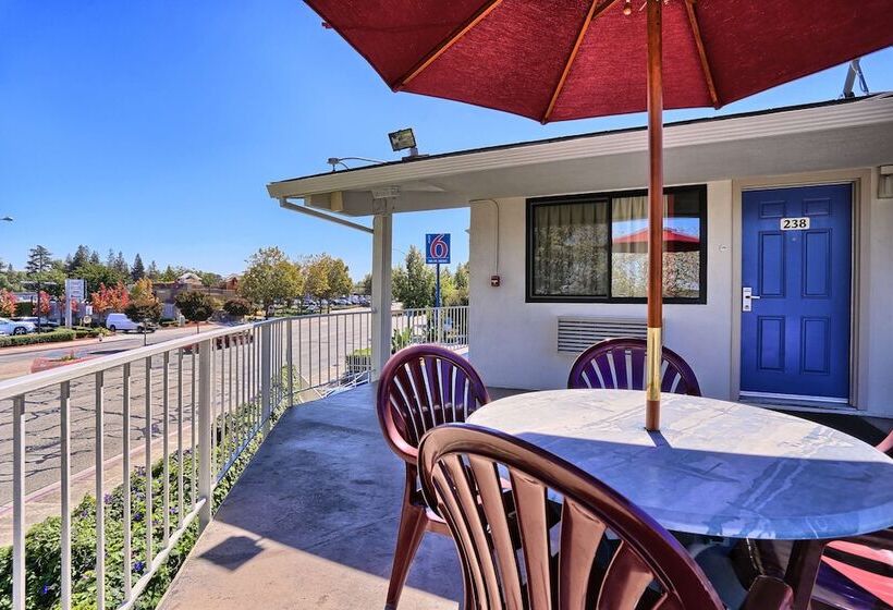 فندق على الطريق Park Inn By Radisson