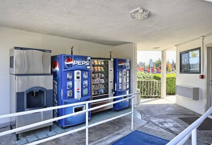 فندق على الطريق Park Inn By Radisson