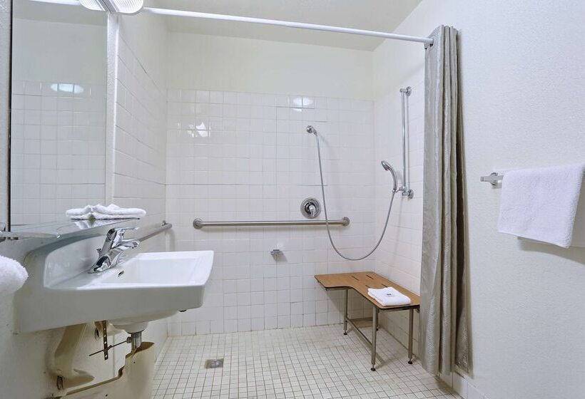 فندق على الطريق Park Inn By Radisson