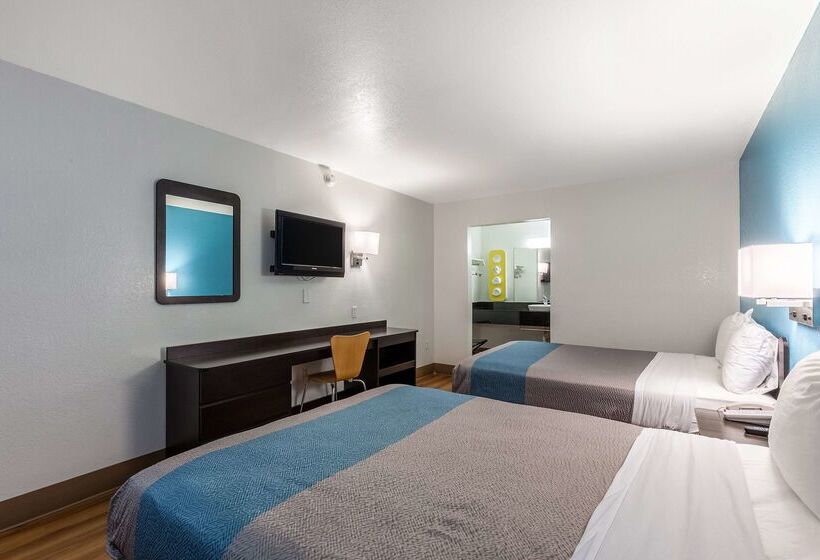 Motel 6webster, Tx  Houston  Nasa Lake