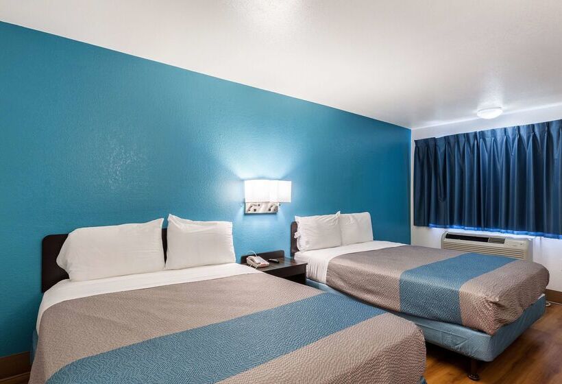 Motel 6webster, Tx  Houston  Nasa Lake